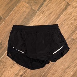 Lululemon hotty hot shorts size 10, 2.5 inch inseam